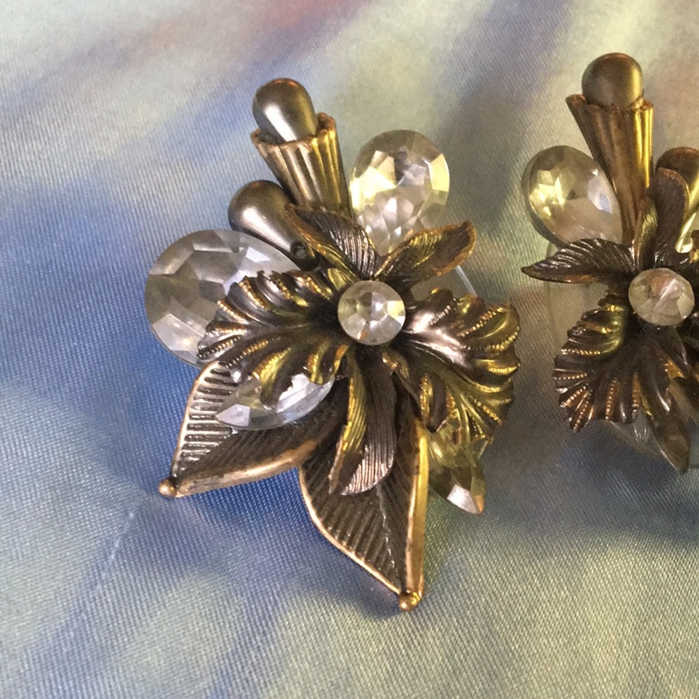 🥜TRADED🥜Vintage silver LARGE floral earrings - Picture 5 of 14